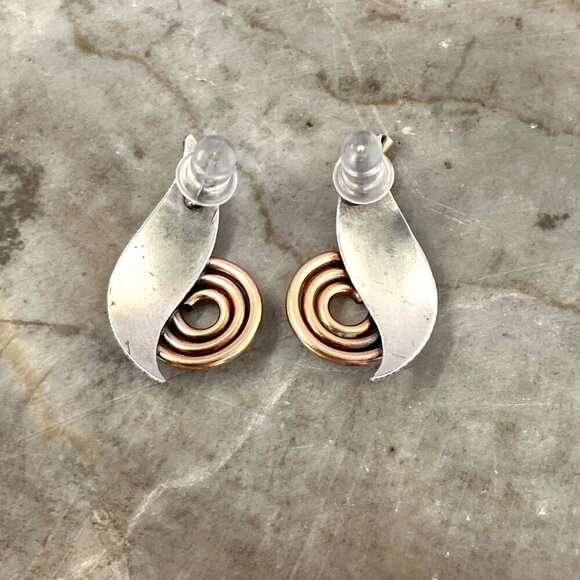 Artisan Textured Sterling Silver 925 Copper Mixed Metal Spiral Stud Earrings - Picture 4 of 16